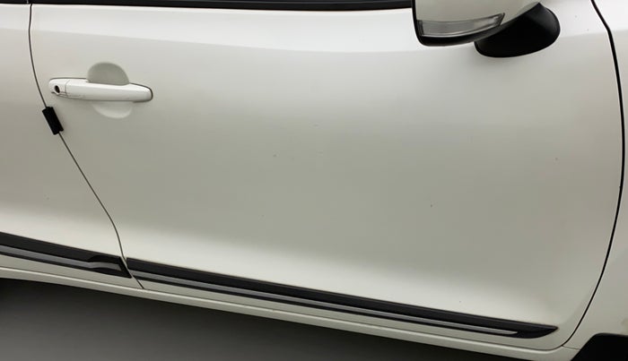2016 Maruti Baleno DELTA PETROL 1.2, Petrol, Manual, 53,339 km, Driver-side door - Slightly dented
