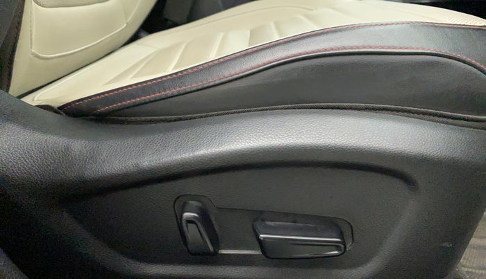 2020 KIA SELTOS 1.4 GTX+ TURBO GDI PETROL AT, Petrol, Automatic, 17,415 km, Driver Side Adjustment Panel