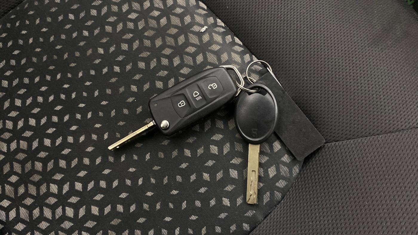 2019 Tata NEXON XM PETROL, Petrol, Manual, 39,526 km, Key Close Up