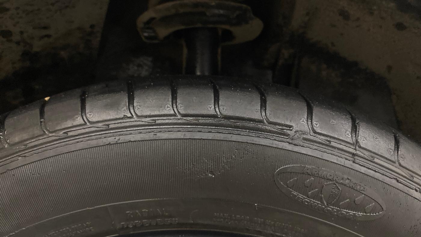 2019 Tata NEXON XM PETROL, Petrol, Manual, 39,526 km, Right Front Tyre Tread