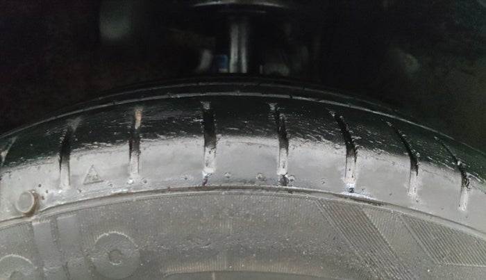 2017 Maruti Baleno ZETA PETROL 1.2, Petrol, Manual, 46,237 km, Right Front Tyre Tread