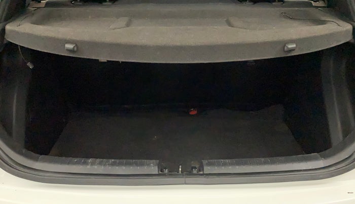 2018 Hyundai Elite i20 ASTA 1.2 (O), Petrol, Manual, 52,001 km, Boot Inside