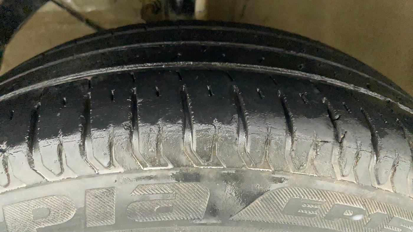 2019 Maruti Ertiga ZXI AT SHVS, Petrol, Automatic, 33,340 km, Left Front Tyre Tread
