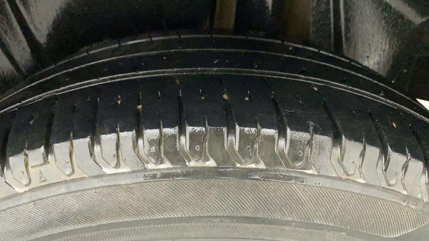2019 Maruti Ertiga ZXI AT SHVS, Petrol, Automatic, 33,340 km, Left Rear Tyre Tread