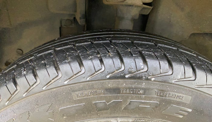 2017 Renault Kwid RXT 0.8, Petrol, Manual, 38,112 km, Left Front Tyre Tread