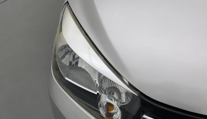 2015 Maruti Celerio VXI AMT, Petrol, Automatic, 28,365 km, Right headlight - Clamp has minor damage
