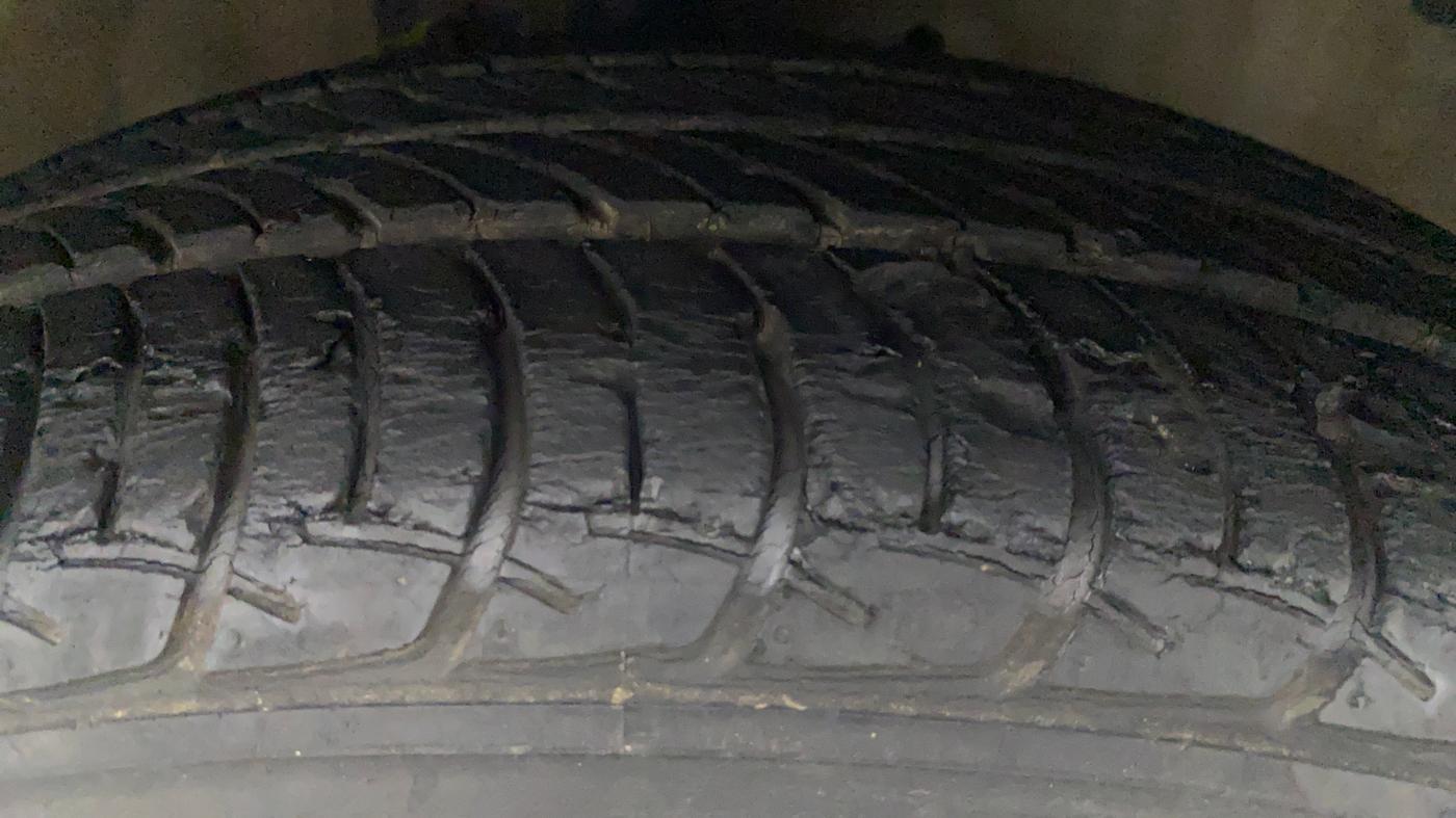 2015 Maruti Celerio VXI AMT, Petrol, Automatic, 28,365 km, Right Front Tyre Tread