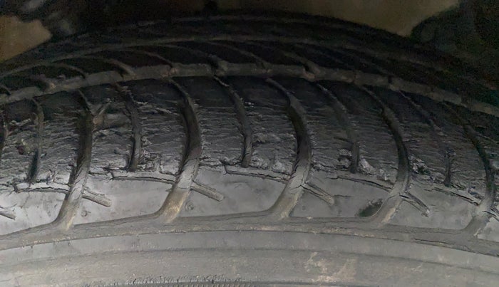 2015 Maruti Celerio VXI AMT, Petrol, Automatic, 28,365 km, Left Front Tyre Tread