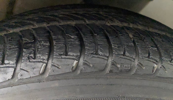 2015 Maruti Celerio VXI AMT, Petrol, Automatic, 28,365 km, Left Rear Tyre Tread