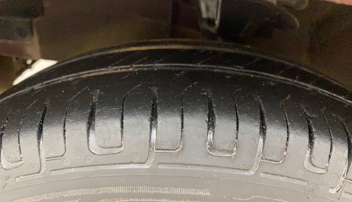 2014 Hyundai i10 SPORTZ 1.1, Petrol, Manual, 41,175 km, Left Front Tyre Tread