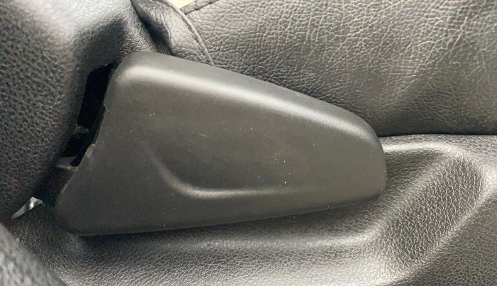 2021 Renault Kwid RXT 1.0 AMT (O), Petrol, Automatic, 4,858 km, Driver Side Adjustment Panel