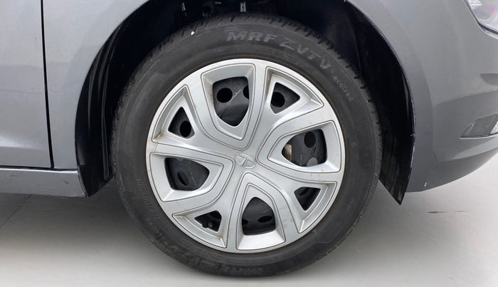 2021 Tata ALTROZ XT 1.2, Petrol, Manual, 19,237 km, Right Front Wheel