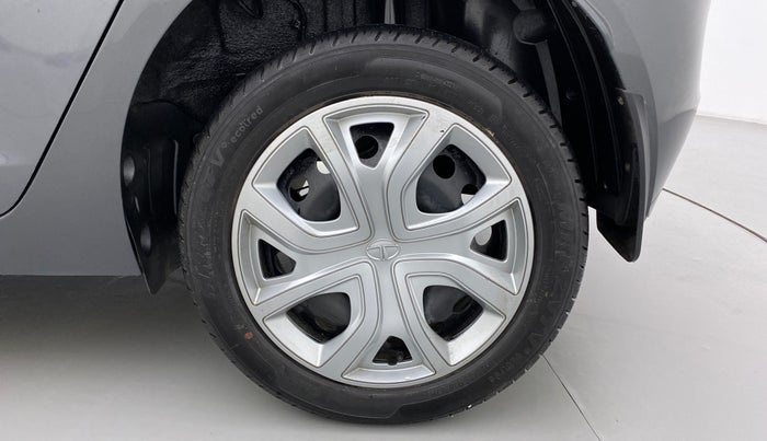 2021 Tata ALTROZ XT 1.2, Petrol, Manual, 19,237 km, Left Rear Wheel