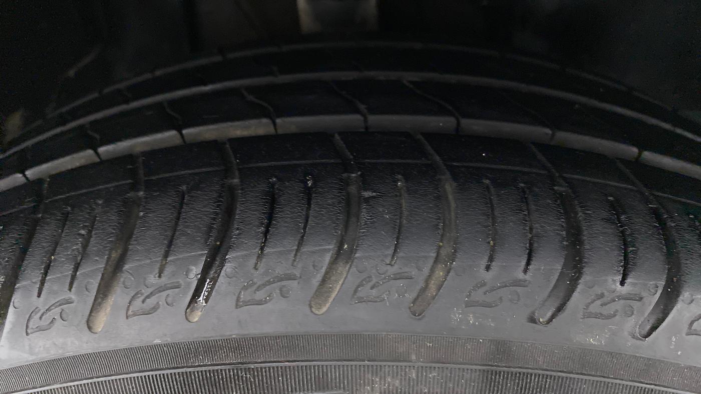 2021 Tata ALTROZ XT 1.2, Petrol, Manual, 19,237 km, Right Front Tyre Tread