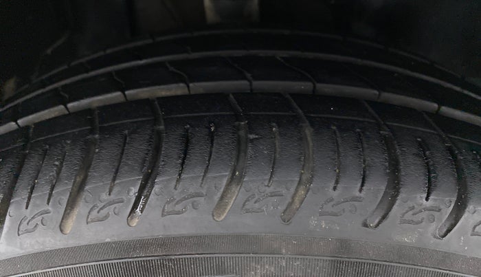 2021 Tata ALTROZ XT 1.2, Petrol, Manual, 19,237 km, Right Front Tyre Tread