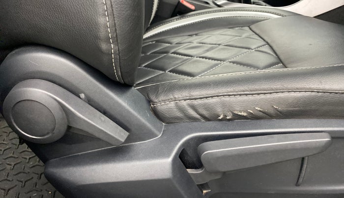 2020 Tata ALTROZ XZ 1.2, Petrol, Manual, 25,373 km, Driver Side Adjustment Panel