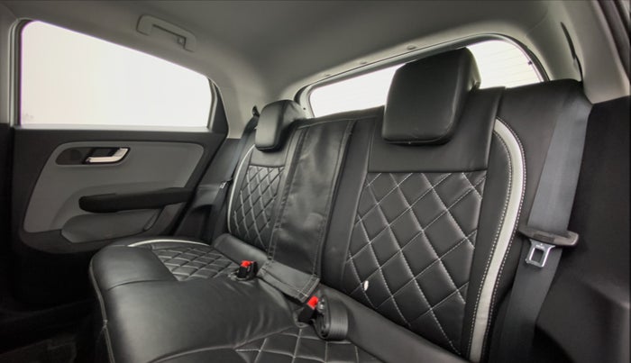 2020 Tata ALTROZ XZ 1.2, Petrol, Manual, 25,373 km, Right Side Rear Door Cabin