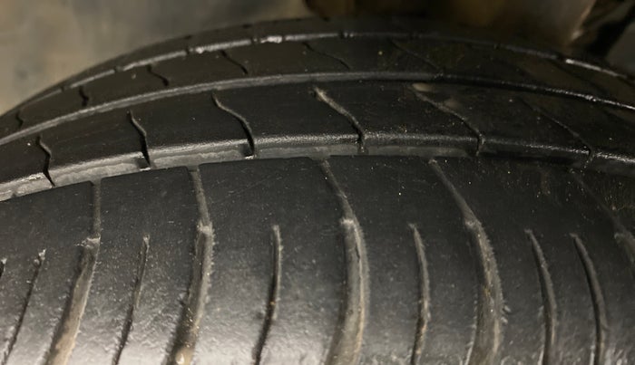 2020 Tata ALTROZ XZ 1.2, Petrol, Manual, 25,373 km, Left Front Tyre Tread