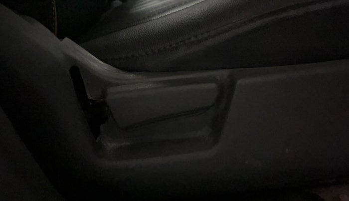 2017 Maruti Alto K10 VXI, Petrol, Manual, 63,504 km, Driver Side Adjustment Panel