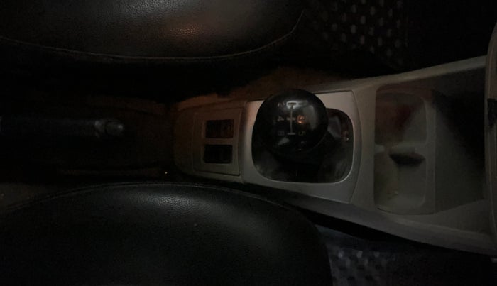 2017 Maruti Alto K10 VXI, Petrol, Manual, 63,504 km, Gear Lever