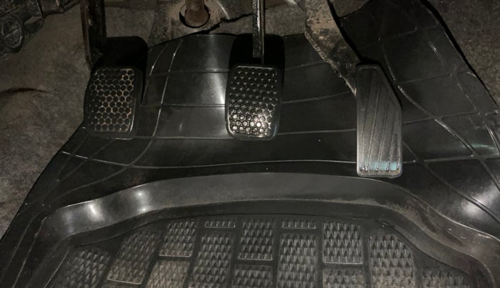 2017 Maruti Alto K10 VXI, Petrol, Manual, 63,504 km, Pedals