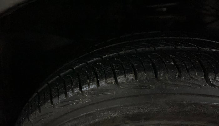 2017 Maruti Alto K10 VXI, Petrol, Manual, 63,504 km, Right Front Tyre Tread