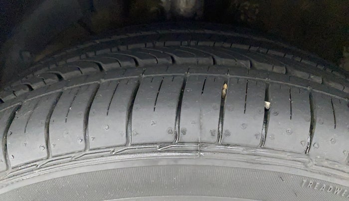 2017 Maruti Baleno ZETA CVT PETROL 1.2, Petrol, Automatic, 61,939 km, Left Front Tyre Tread