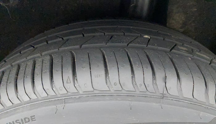 2017 Maruti Baleno ZETA CVT PETROL 1.2, Petrol, Automatic, 61,939 km, Left Rear Tyre Tread
