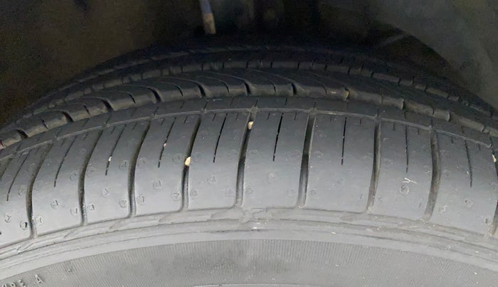 2017 Maruti Baleno ZETA CVT PETROL 1.2, Petrol, Automatic, 61,939 km, Right Front Tyre Tread