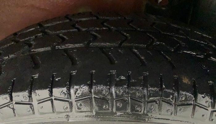 2010 Maruti Ritz VXI, Petrol, Manual, 29,768 km, Left Rear Tyre Tread