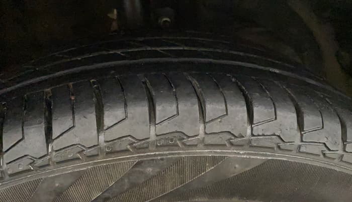 2019 Maruti Baleno ALPHA PETROL 1.2, Petrol, Manual, 96,886 km, Right Front Tyre Tread