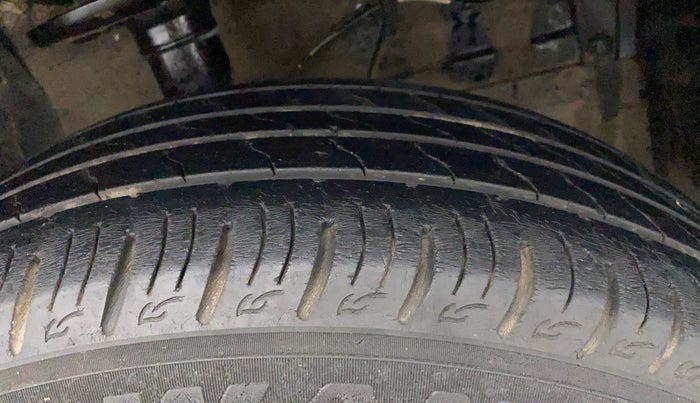 2020 Maruti Vitara Brezza VXI, Petrol, Manual, 70,777 km, Right Front Tyre Tread