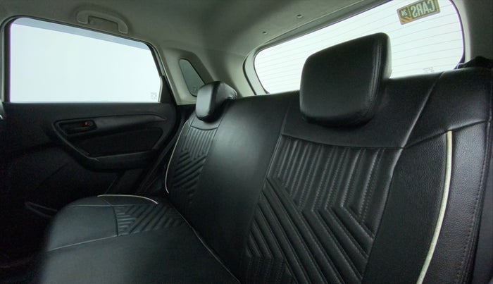 2020 Maruti Vitara Brezza VXI, Petrol, Manual, 70,777 km, Right Side Rear Door Cabin
