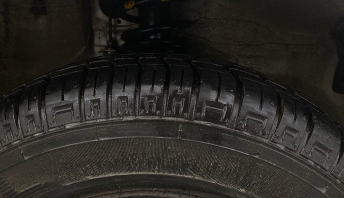 2013 Maruti Alto 800 LXI, Petrol, Manual, 7,176 km, Right Front Tyre Tread
