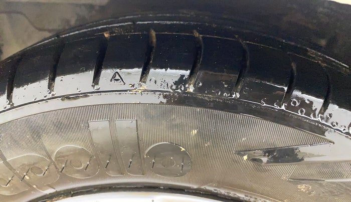 2018 Hyundai Eon MAGNA +, CNG, Manual, 59,189 km, Right Rear Tyre Tread