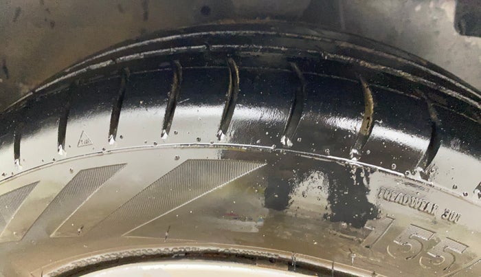 2018 Hyundai Eon MAGNA +, CNG, Manual, 59,189 km, Right Front Tyre Tread