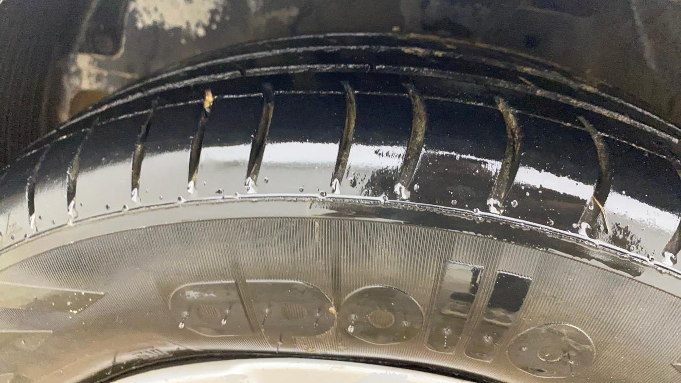 2018 Hyundai Eon MAGNA +, CNG, Manual, 59,189 km, Left Front Tyre Tread