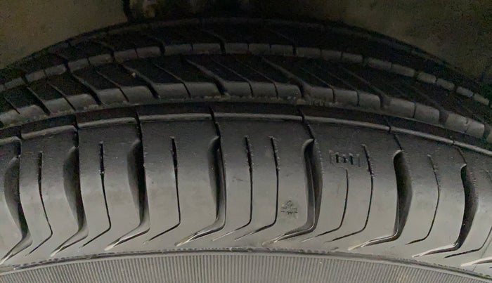 2013 Maruti A Star VXI (ABS) AT, Petrol, Automatic, 21,504 km, Right Front Tyre Tread