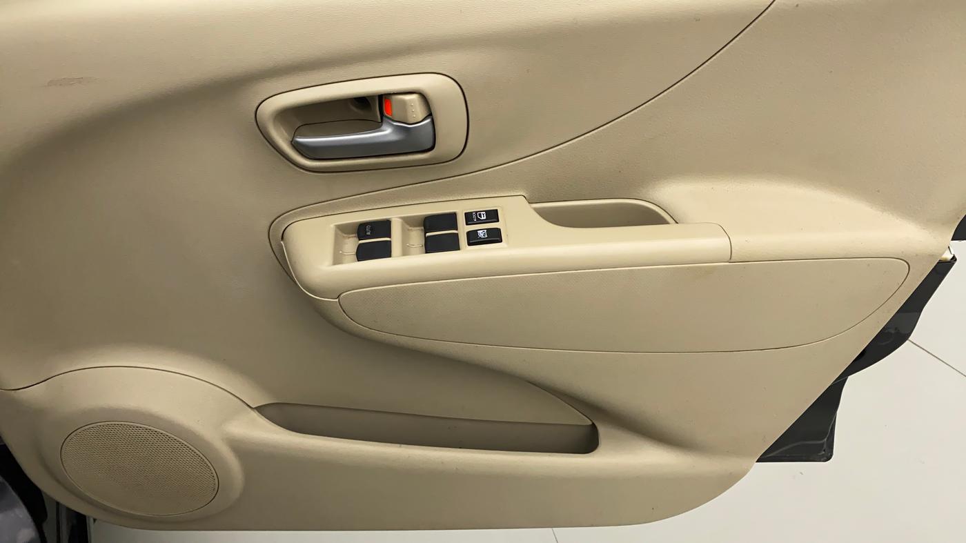 2013 Maruti A Star VXI (ABS) AT, Petrol, Automatic, 21,504 km, Driver Side Door Panels Control
