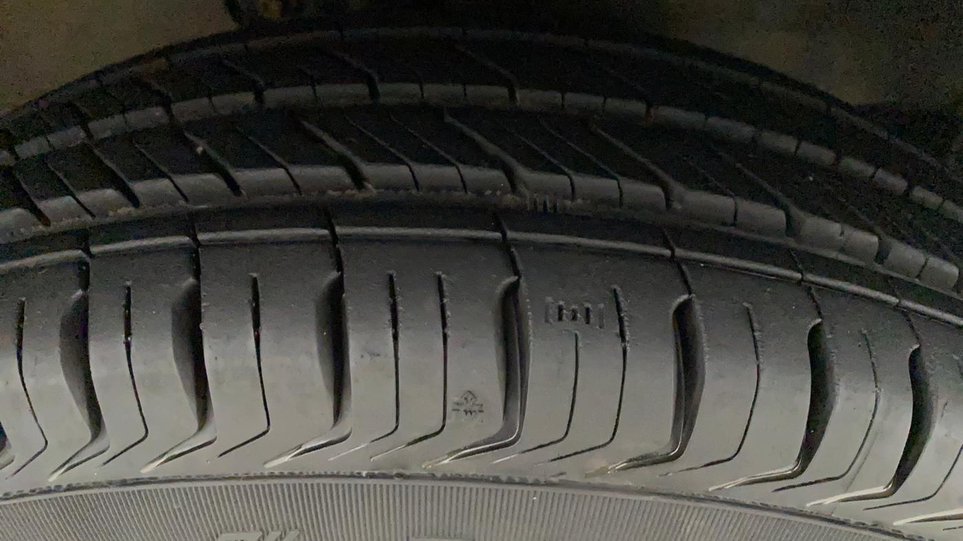 2013 Maruti A Star VXI (ABS) AT, Petrol, Automatic, 21,504 km, Left Rear Tyre Tread