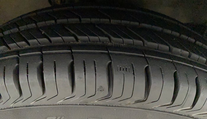 2013 Maruti A Star VXI (ABS) AT, Petrol, Automatic, 21,504 km, Left Rear Tyre Tread