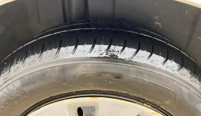 2017 Maruti Ertiga VDI SHVS, Diesel, Manual, 98,216 km, Right Rear Tyre Tread