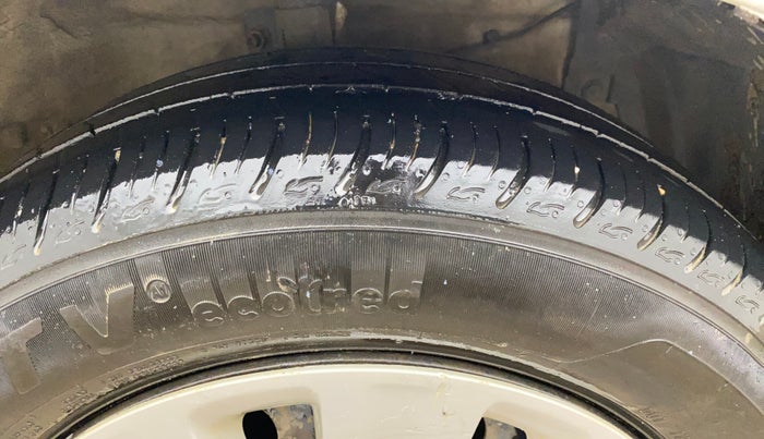 2017 Maruti Ertiga VDI SHVS, Diesel, Manual, 98,216 km, Right Front Tyre Tread