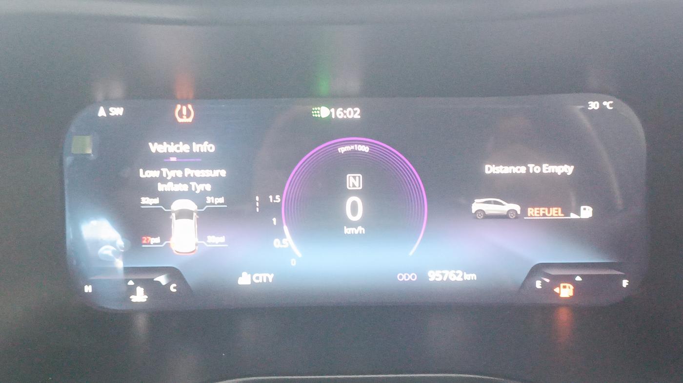 2023 Tata NEXON FEARLESS + SUNROOF AMT DUAL TONE 1.5 DIESEL, Diesel, Automatic, 95,761 km, Odometer Image