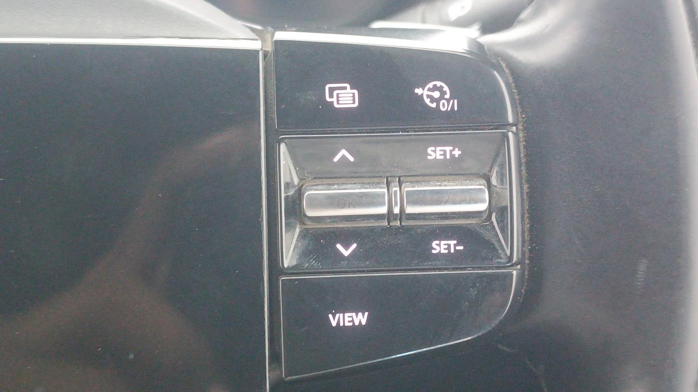 2023 Tata NEXON FEARLESS + SUNROOF AMT DUAL TONE 1.5 DIESEL, Diesel, Automatic, 95,761 km, Adaptive Cruise Control