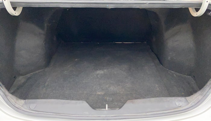 2016 Maruti Ciaz ZXI AMT, Petrol, Automatic, 96,614 km, Boot Inside