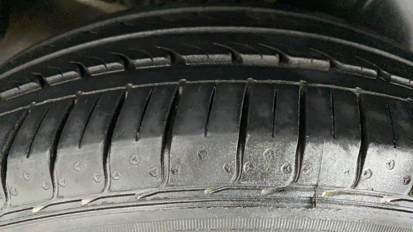 2016 Maruti Ciaz ZXI AMT, Petrol, Automatic, 96,614 km, Right Rear Tyre Tread