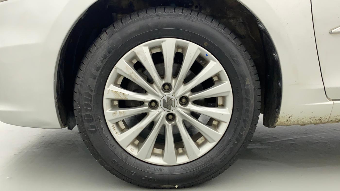 2016 Maruti Ciaz ZXI AMT, Petrol, Automatic, 96,614 km, Left Front Wheel