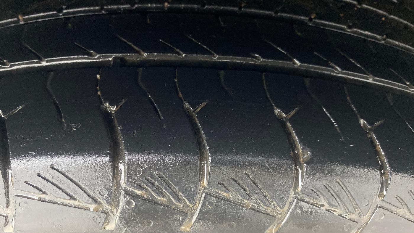 2021 Hyundai ALCAZAR PLATINUM(O) 7STR 1.5 AT, Diesel, Automatic, 49,215 km, Right Front Tyre Tread