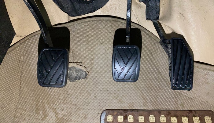 2019 Maruti XL6 ALPHA MT, Petrol, Manual, 68,590 km, Pedals